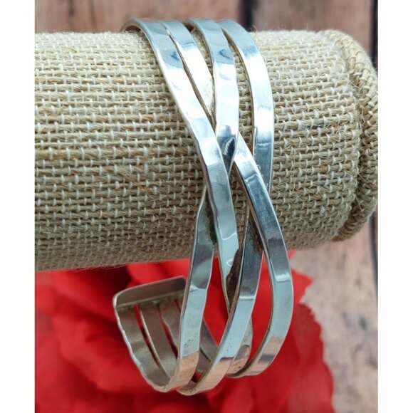 Cute Silver Tone Intertwined Cuff Bracelet Hammered Smooth - Picture 3 of 11